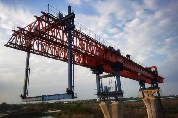 泰国曼谷800吨节段拼架桥机安装完毕