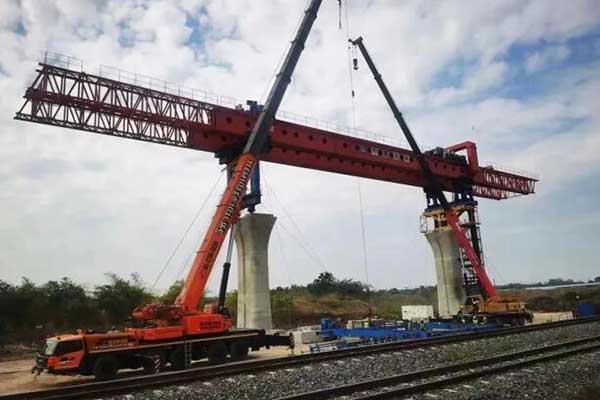 泰国曼谷800吨节段拼架桥机安装完毕